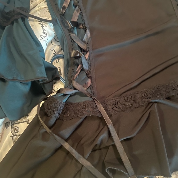 Gothic top unique elegant sophisticated stand out design - Picture 2 of 12